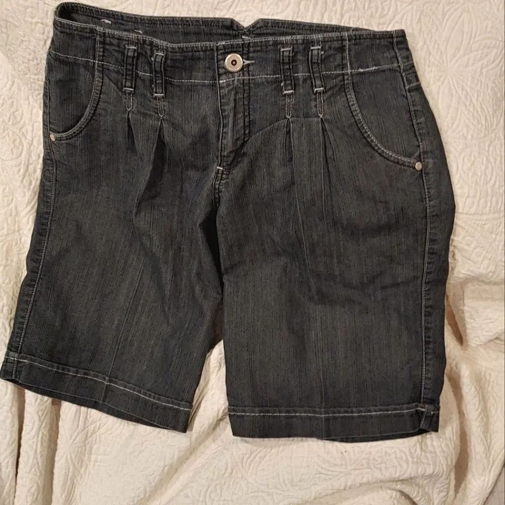 Pleated Denim Mid Rise Bermuda Shorts - Picture 4 of 8